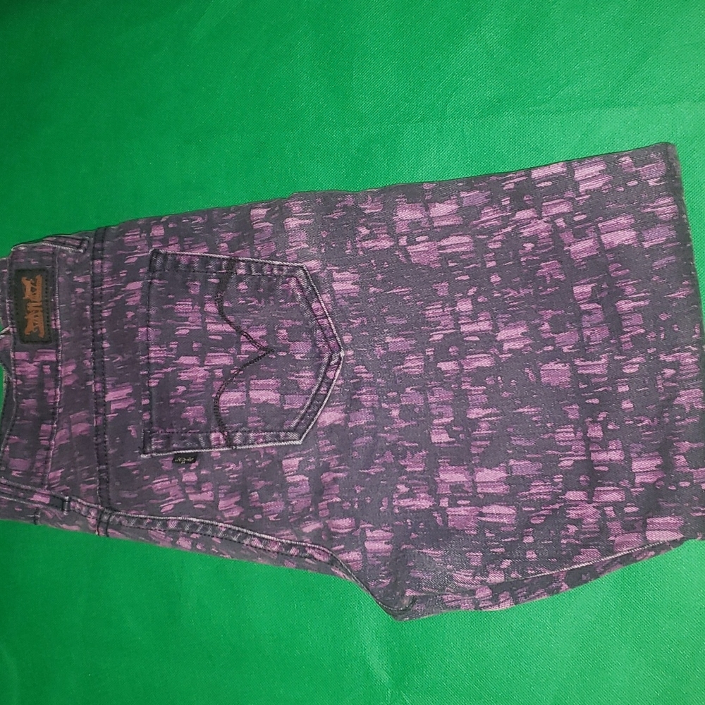 Levis - Picture 2 of 6